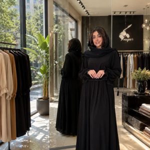 عبایی دو تیکه سنگ دوزی مشکی